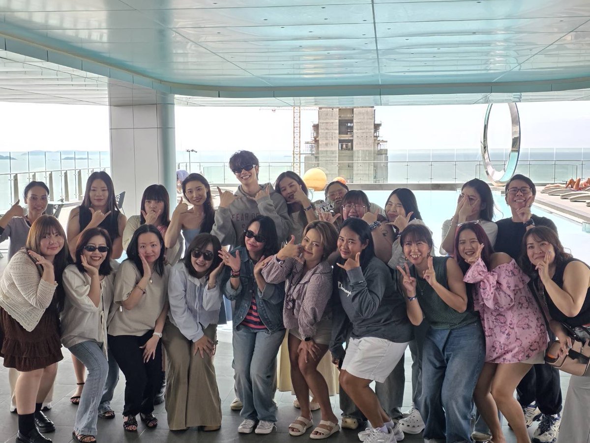 maxky_rp's tweet image. เมื่อวานกลับมาสลบ สงสัยสนุกเกินไปหน่อย (ไม่หน่อย) ใครมาเที่ยวด้วยกันพักผ่อนกันด้วยนะครับ เรารู้กัน (😏) ใครโดนแดดเยอะ หรือ อยากสว่างขึ้นใสขึ้น หยิบ Dr.Saver ขวดขาวมาเลย (เมื่อคืนแม็กจัดละ) ส่วนใครที่พลาดไม่ได้ไป ไม่เป็นไรทริปหน้าเอาใหม่แล้วจะไปที่ไหนมาลุ้นกันมาสนุกกันนะ…