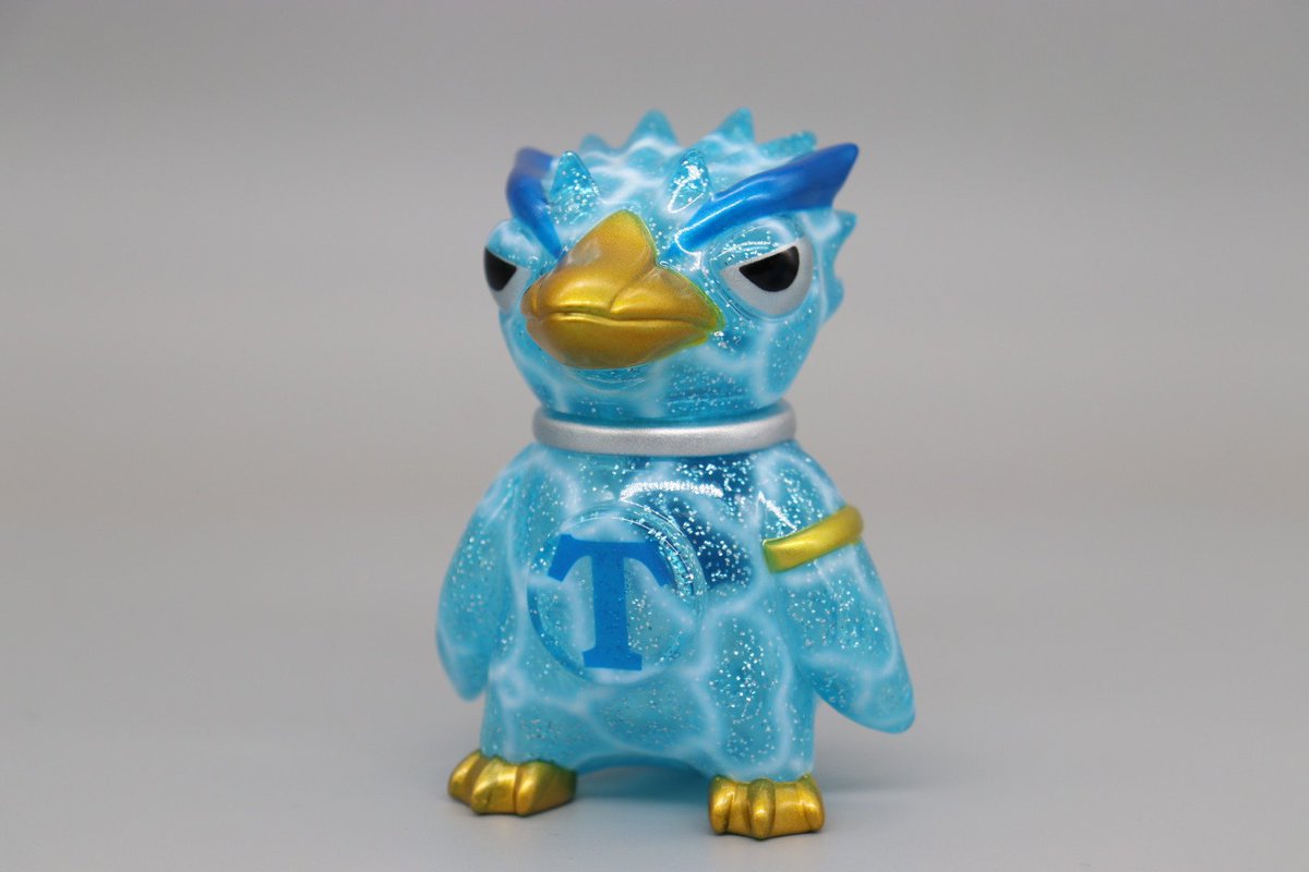 toshihikoito's tweet image. トビーも新色出します！
水中迷彩(シルバーアイ)です。
目が鋭いタイプになってます。
10月26日のSofviQから販売します！
通販は12月初旬頃の予定です。

#バッカルマン #ゲッチャリマン #toby #トビー #イワトビペンギン #sofubi #sofvi #ソフビ #painternet