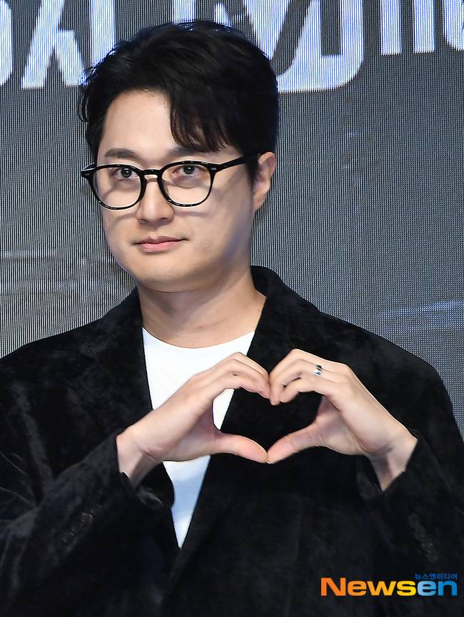 와 근엄하다
이러고 들어갔는데
..