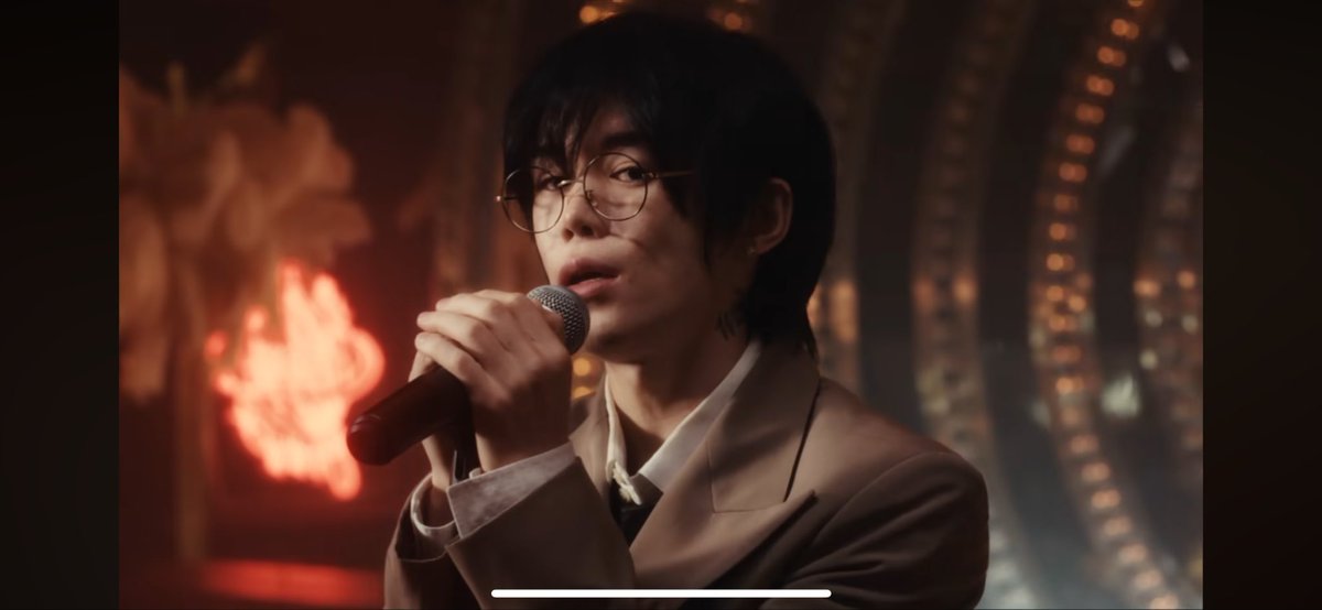 j4x9Nk4HP5LtvuZ's tweet image. イヤフォン必須ꉂ🤗
この9つ·····のSHIROSEさんの声、表情最高すぎますっ♡♡♡
息継ぎする時の息·····。心にめっちゃ響いてきますよ。
 #SHIROSE
 #9つも離れた君との恋
 #https://youtu.be/gIkO-NUavFE?si=TBvs9k5GJpFGmDFx