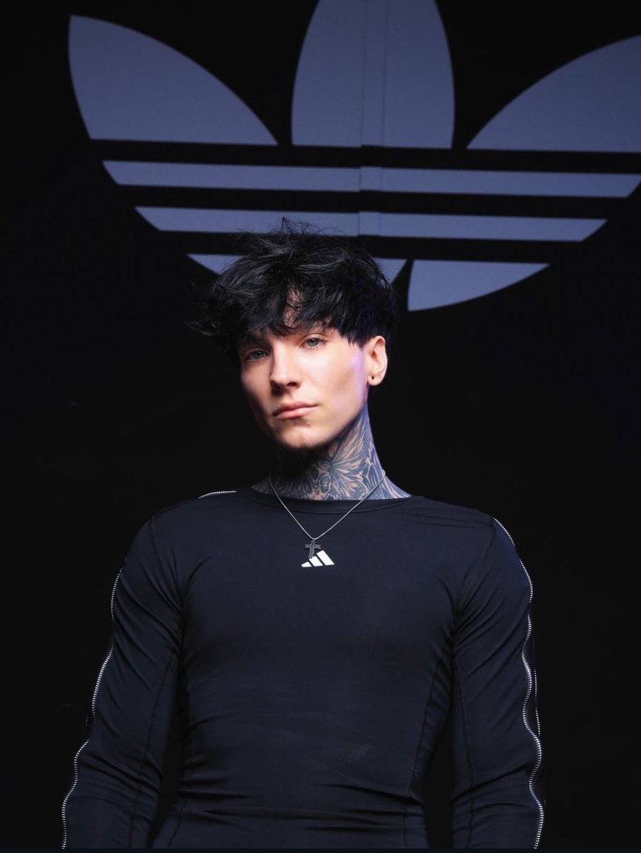 📲📢 | Cry en FW Adidas Mx

📸: Vía usuario de Instagram @/luisdelaluz