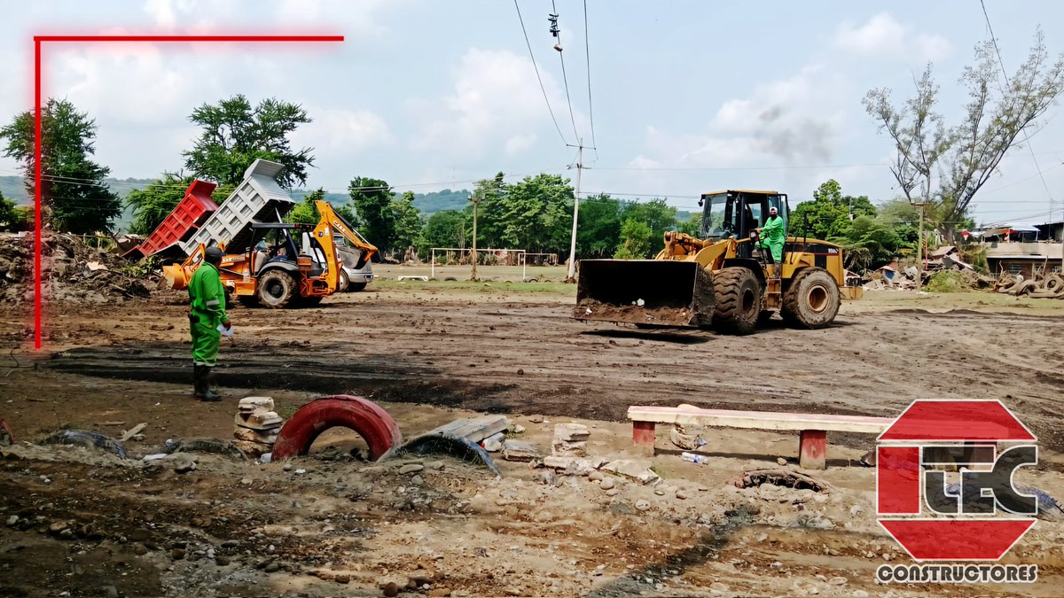 ¡ #TEConstructores no se raja !

¡ Estamos unidos y comprometidos con #PozaRica !

Hoy #Domingo continuamos trabajando hombro a hombro con muchas nobles personas, de muchas partes de México, bajo la bandera de la #Solidaridad con Poza Rica y su gente. ⚠️👷🏾‍♂️🦺🚧🥾⛏️