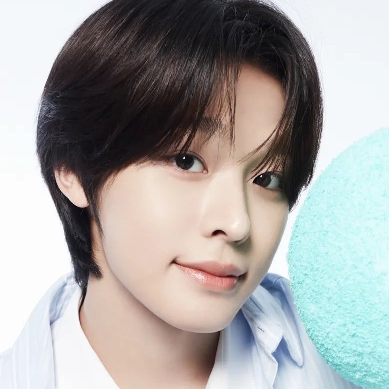 업무스타일 ㅈㄴ안맞아서 앙숙이었는데 둘이 결혼한다고 사내메신저에 모청뜸 회사사람들 놀라뒤집어짐