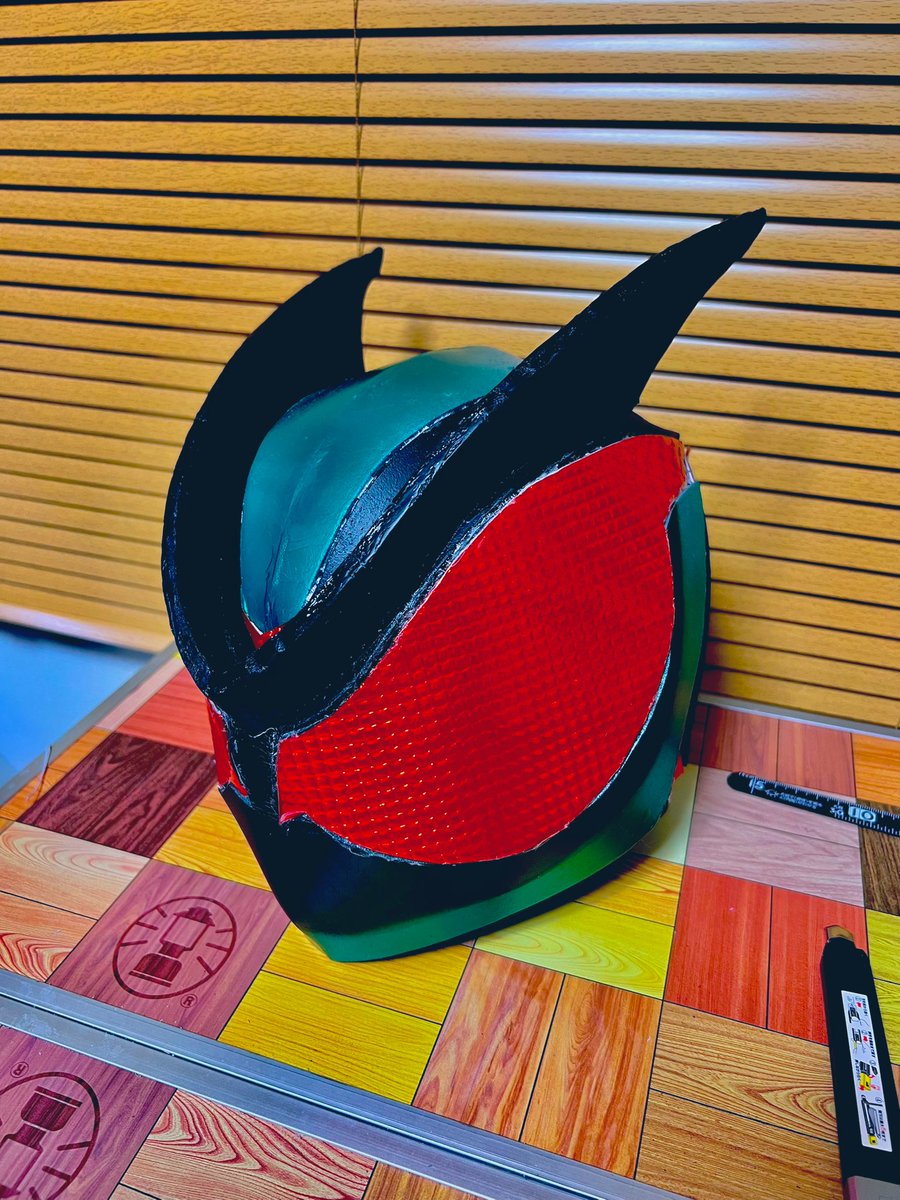 oo_forward's tweet image. 子供からリクエストされた仮面ライダーのマスク完成👍初めて作ったけど難しい。
なんならアプリは間違えても修正できるけど、工作はやり直せないことが多い。
まあ、でもやっぱり作るのは楽しいね。