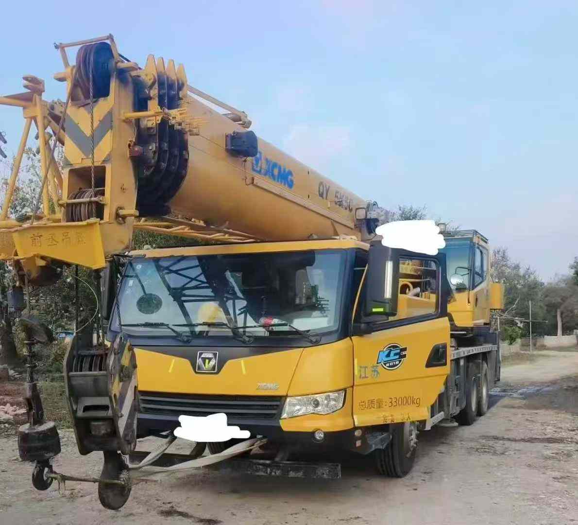 DengJerry98568's tweet image. 2020 year XCMG 25-ton truck crane for sale. Type QY25K5C, first owner, excellent condition with no accidents, 20000 kilometers, Meritor axles, price $46000.
More info:en.dindang168.com/g/100782
#cranemachine #truckcrane #XCMG #25ton #2020