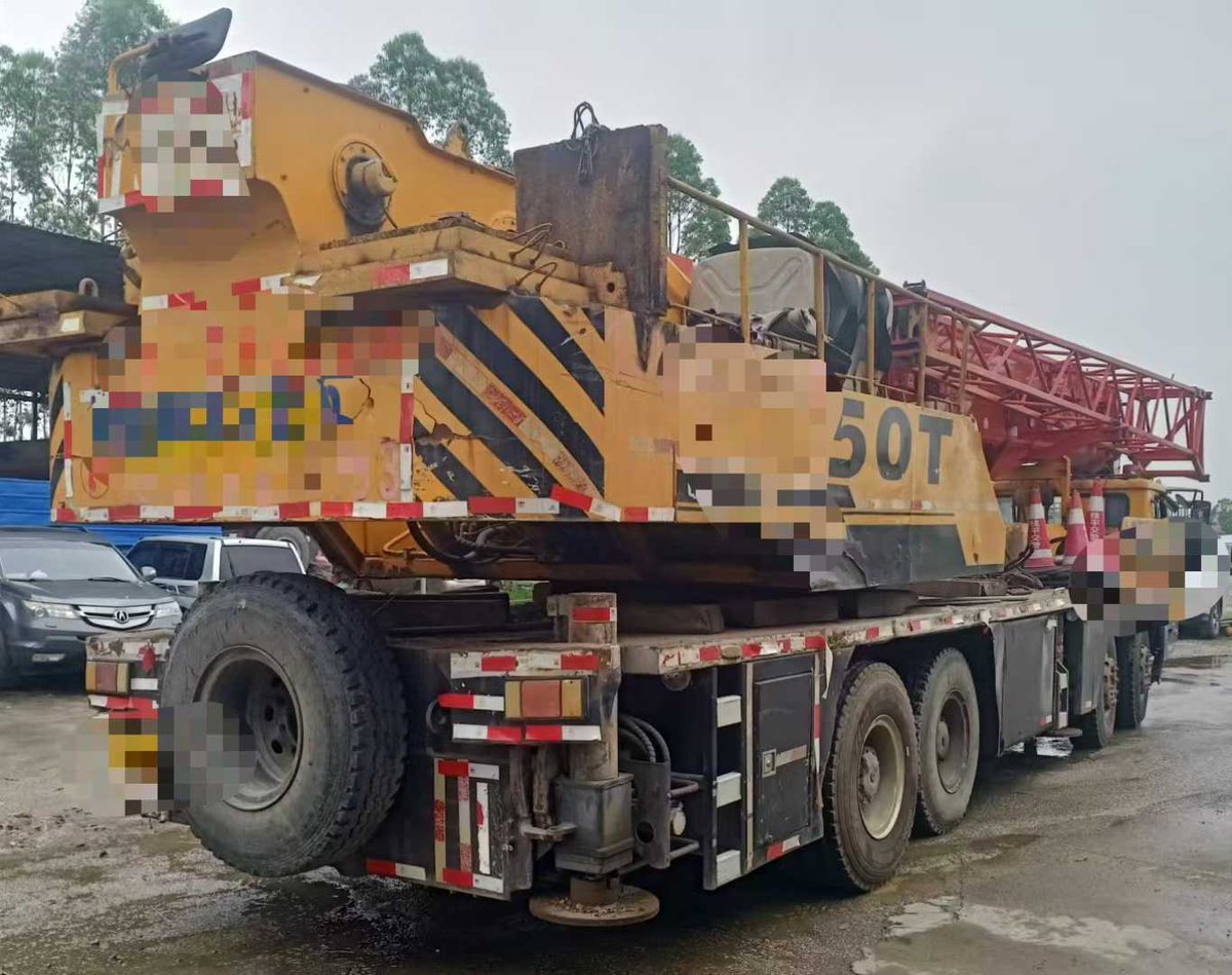 DengJerry98568's tweet image. 2008 year Sany 50 tons Truck Crane for sale: Type QY50C，42.5 meters mainboom, 17 meters jib，original，no accident first-hand vehicle, price $26000.
More info:en.dindang168.com/g/100641
#cranemachine #truckcrane #Sany #50ton #2008