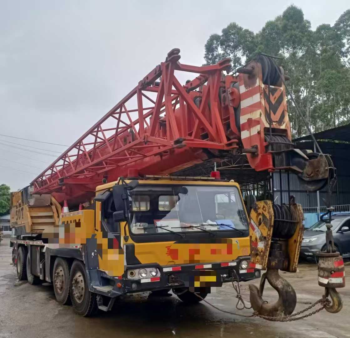 DengJerry98568's tweet image. 2008 year Sany 50 tons Truck Crane for sale: Type QY50C，42.5 meters mainboom, 17 meters jib，original，no accident first-hand vehicle, price $26000.
More info:en.dindang168.com/g/100641
#cranemachine #truckcrane #Sany #50ton #2008