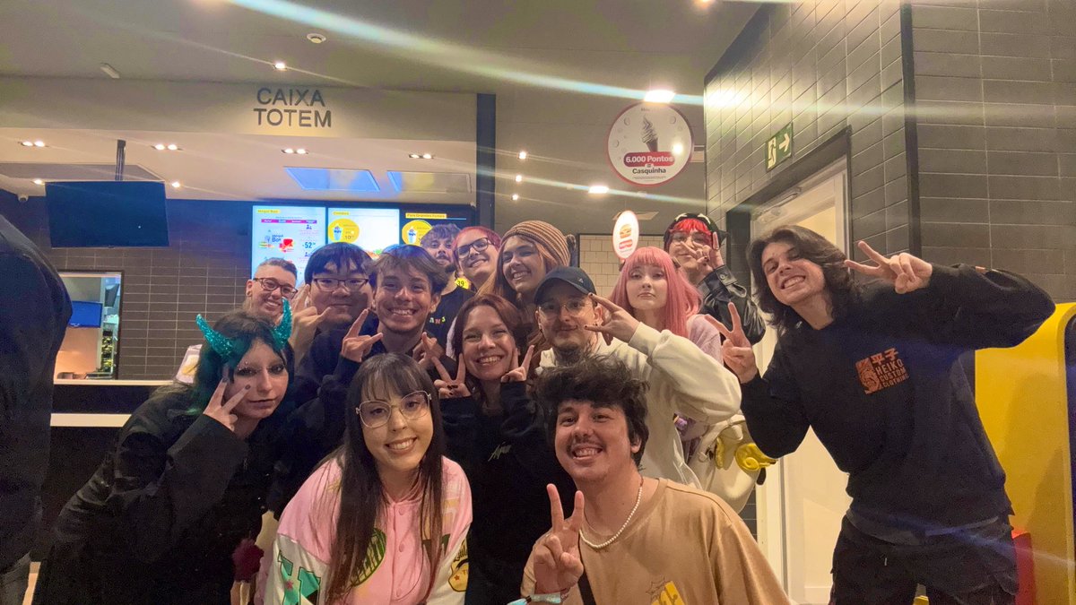 fotin do grupinho pós janta 🫶 dia maneiro