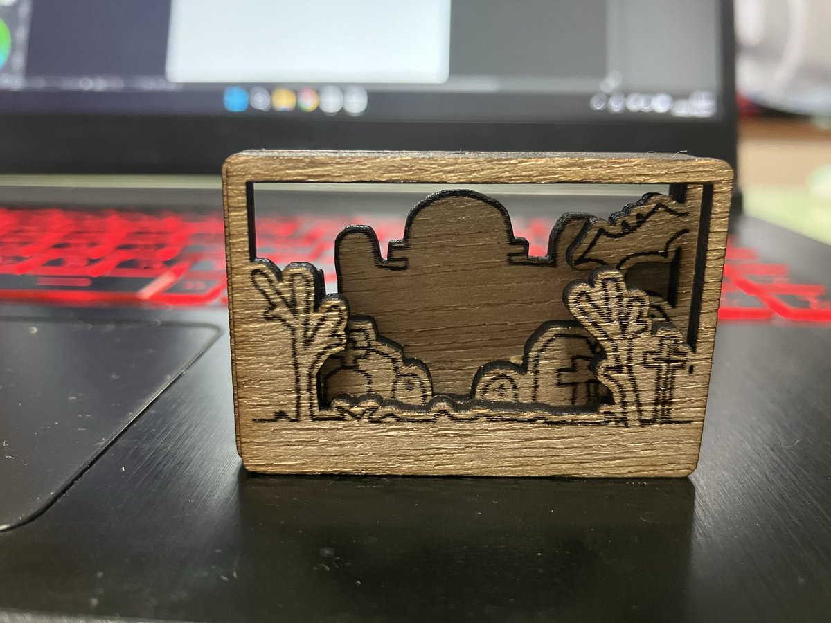 tarok_g's tweet image. 重ねるタイプも見かけたので作ってみた。ちょっとぎゅうぎゅうな感じになってしまった。ただのフレーム型を中に挟んで奥行き出せば背景2枚くらいでいいかもしれません。
#atomstack