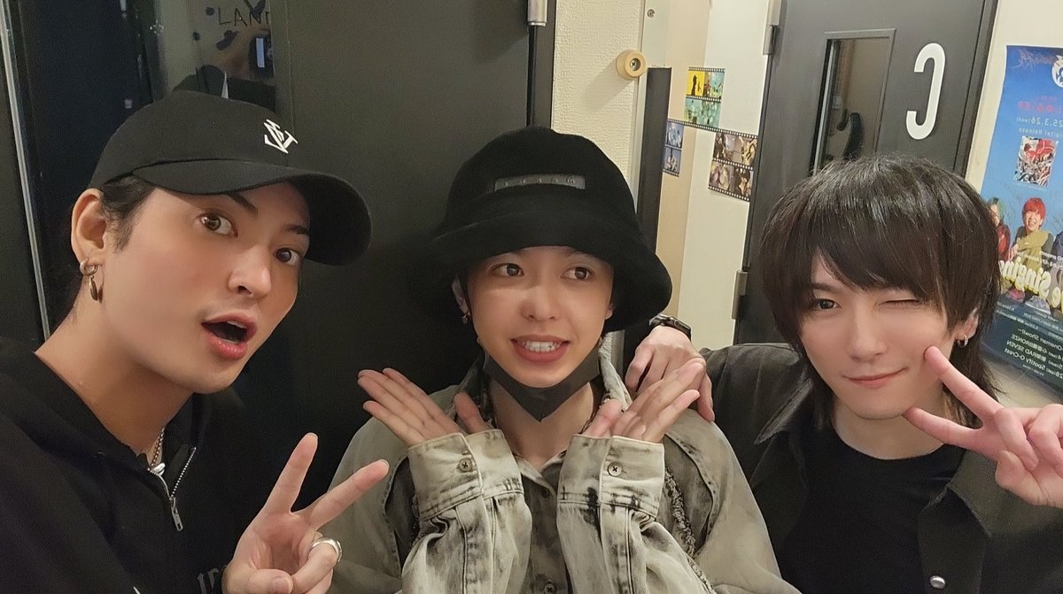 SyuusukeSaito's tweet photo. 俺が初めてスパイを疑われた日
ご来場ありがとうございましたー！

昨日は、今月25日のライブリハでしたー！
チケットまだありますのでぜひー！
https://t.co/hCvx9gxCiK

 #フェイカラ https://t.co/AfPVSLZScs