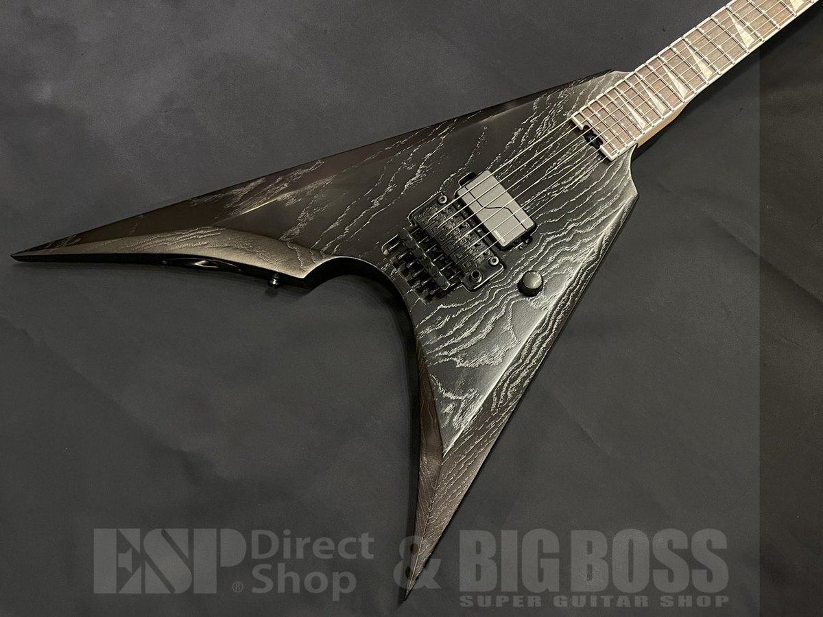 espcustomshop's tweet image. 【商品情報！】#EDWARDS E-ARROW-1H Alternative Black

音の立ち上がりが早く明瞭なアタック感とバランスの取れたトーンが魅力のアッシュを使用した、鋭角的で視覚的インパクトの強いルックスがクールなモデル！

詳細・ご注文は→bigboss.jp/store/products…

#espguitars #ARROW #梅田 #楽器
