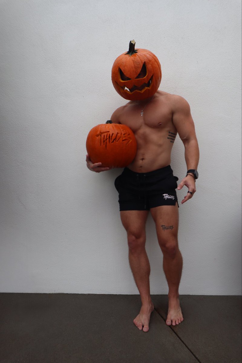 chadderbate's tweet image. RT if you like pumpkin 🎃