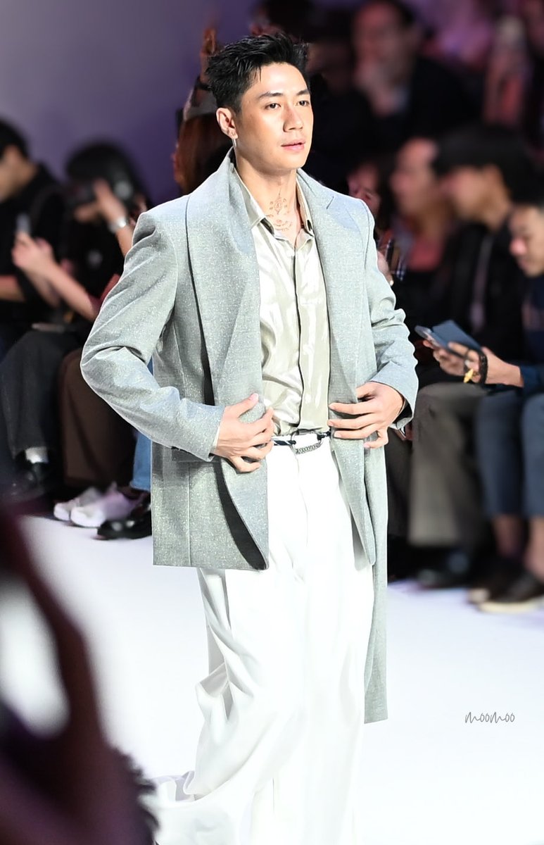 MM_RTJM's tweet image. หล่อ สะอาด … หล่อ มากกก!!! 🫠

JAM AT SIAM PARAGON

#๒๗FRIDAYxJAM 
#SiamParagonBIFW2025xJam