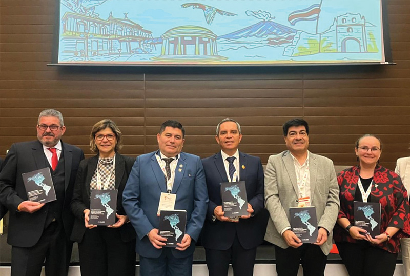 Campusmilenio's tweet image. 📢🎓 #HoyEnCampus | La universidad, al ser parte de UMAP, ha podido participar en proyectos de colaboración internacional

🎓Participa rector de la @udec_oficial  en Congreso de las Américas sobre Educación Internacional
👉wp.me/pbgG2X-Pbi
#UdeC #UMAP