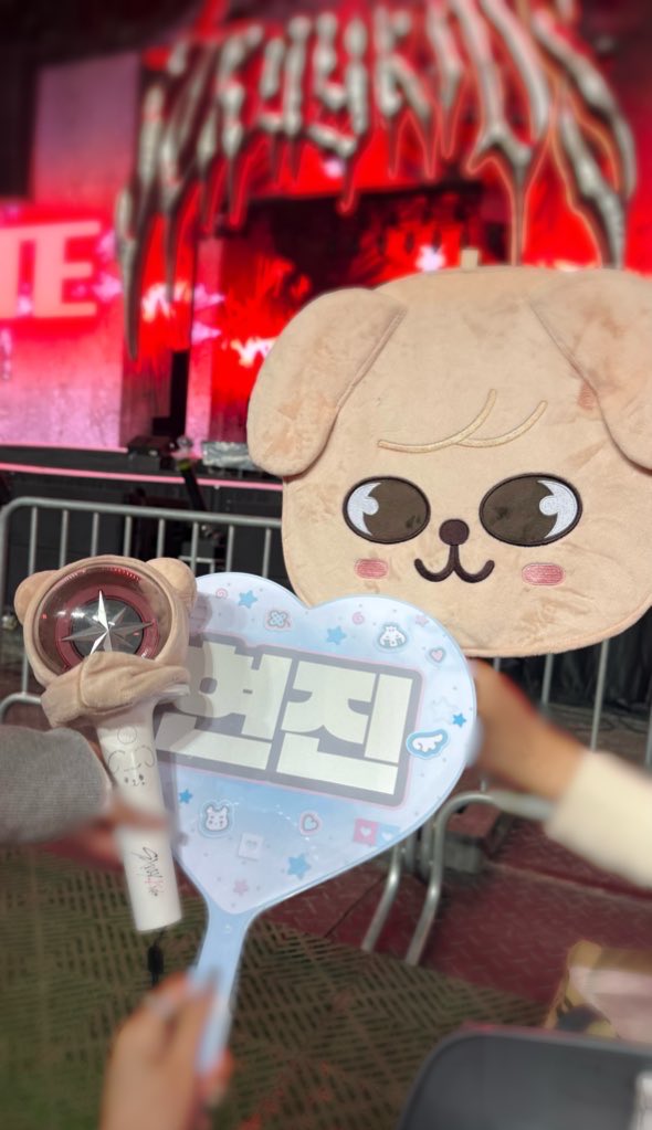 키티!! tweet media