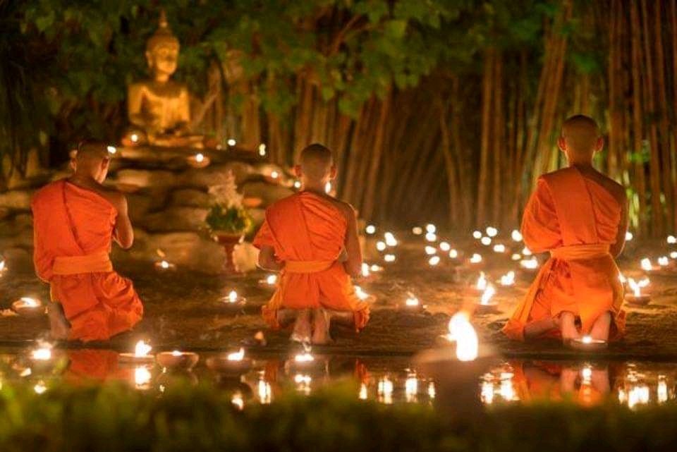 ambedkariteIND's tweet image. #History Deepdan Mahotsav, rooted in Buddha’s time, is celebrated on Kartik Purnima. Devotees light lamps in monasteries and homes to honor his enlightenment and teachings. Each lamp symbolizes wisdom, peace, and compassion. “Appo Deepo Bhava” — Be your own light.