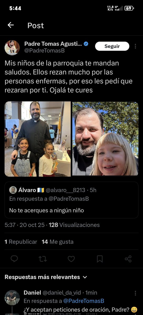 alvaro___8213's tweet image. El aficionado a los prepuberes pone está foto y me bloquea
Puto enfermo 🔪