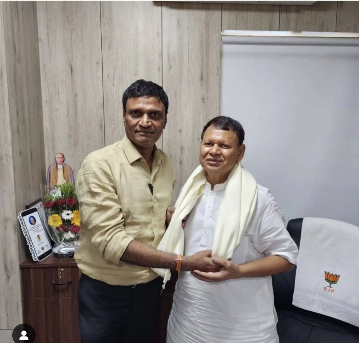 Ghanshyam K Italiya - KaluBhai Bhimnath (@kbhimnath) on Twitter photo ભારતીય જનતા પાર્ટી સુરત મહાનગરના સાથી મહામંત્રી શ્રી <a href="/kishorbindal/">Kishorbhai Bindal</a> જીને જન્મ દિવસની હાર્દિક શુભેચ્છાઓ...
ઇશ્વર આપને સ્વસ્થ સ્વાસ્થ્ય સાથે દિર્ઘાયુ અને સુખાકારી પ્રદાન કરે, આપની રાષ્ટ્રસેવાની ભાવનાને વધુ મજબૂત બનાવે એવી પ્રાર્થના ! ભારતીય જનતા પાર્ટી સુરત મહાનગરના સાથી મહામંત્રી શ્રી <a href="/kishorbindal/">Kishorbhai Bindal</a> જીને જન્મ દિવસની હાર્દિક શુભેચ્છાઓ...
ઇશ્વર આપને સ્વસ્થ સ્વાસ્થ્ય સાથે દિર્ઘાયુ અને સુખાકારી પ્રદાન કરે, આપની રાષ્ટ્રસેવાની ભાવનાને વધુ મજબૂત બનાવે એવી પ્રાર્થના !