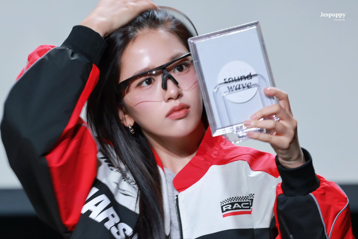 daengdaengjoa's tweet image. why is she so good-looking 😞
