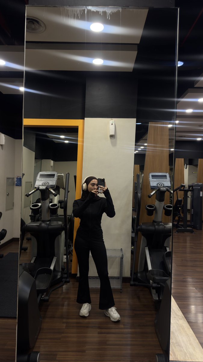 afinasyif's tweet photo. Gym fits>>>> https://t.co/Lec7DYkcRx