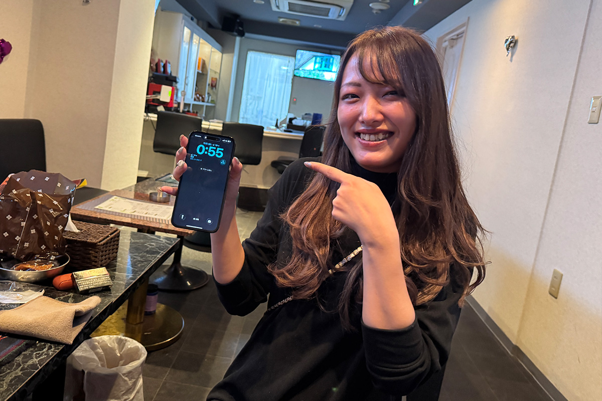 APPLEMACKOBE's tweet photo. 【尼崎に出張修理】iPhone 16 Pro ガラス画面割れ故障　https://t.co/93y9GPAy4U尼崎にあるANI ANI（アニアニ・スナック）友達と遊びついでにiPhone 16 Pro ガラス画面割れ修理に向かいました。お一人様3,000円から飲めて尼崎・西宮など地元にお住まいの方には阪尼（ハンアマ） https://t.co/COVW6kORHQ