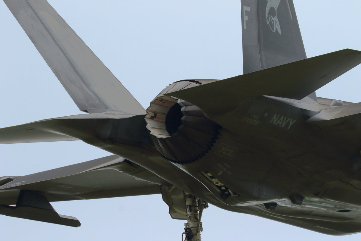 thanatos_0304's tweet image. F-35Cのお尻 無修正 高解像.jpg
 #f35c