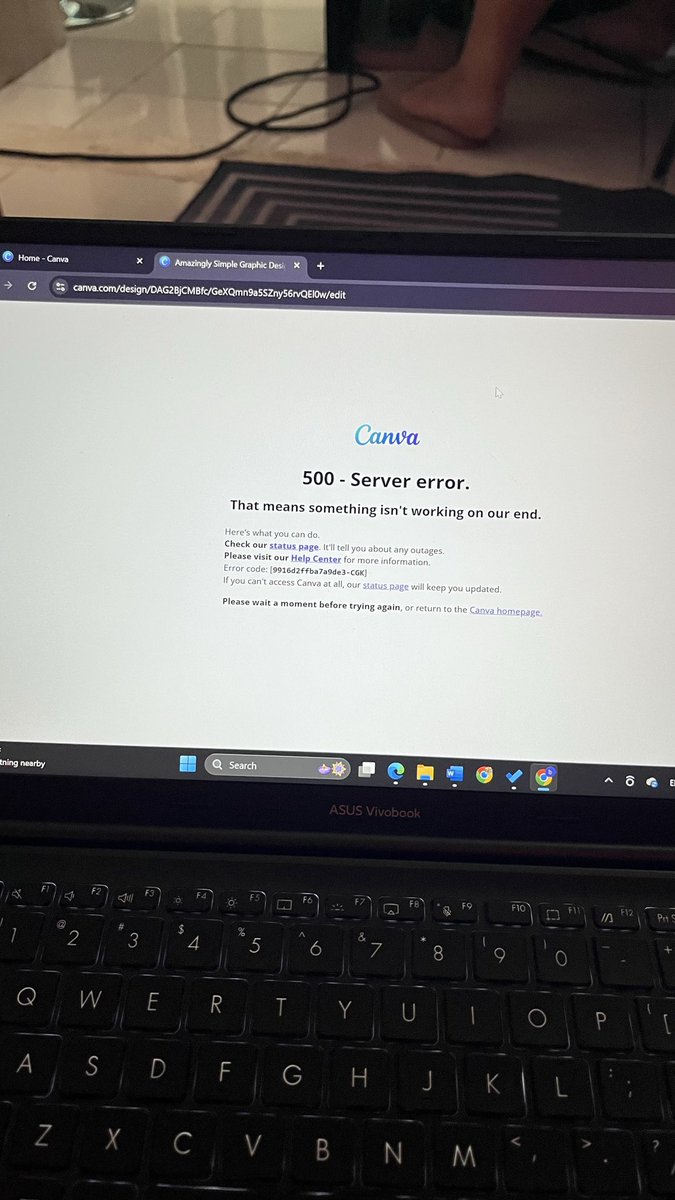 megyummy's tweet image. THE FIRST TIME MENGHADAPI CANVA DOWN 😭😭😭😭 GUE DEADLINE HUEEE