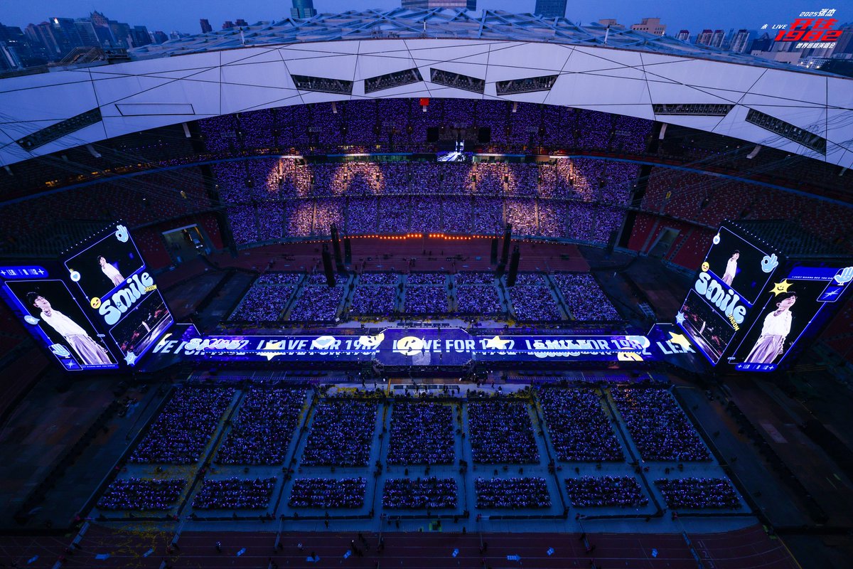 colorlightcloud's tweet image. #Colorlight Concert Case Series：
🔥 Zhang Jie Future·LIVE &quot;Leave for 1982&quot; Tour Concert

• Featuring 5,418㎡ LED screens, it sets a new record for display screen usage in Chinese concerts.

More detail:linkedin.com/feed/update/ur…

#Colorlight #ProjectCase #VX20 #LEDSolution