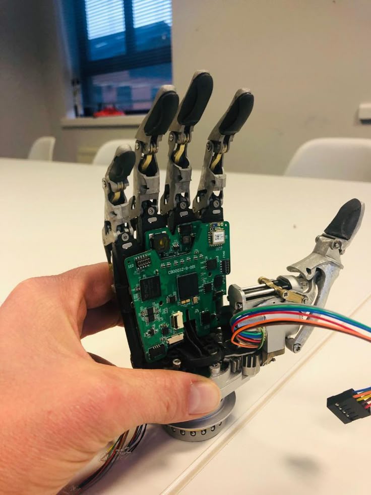 0xrinx's tweet image. if you are in engineering, pivot to robotics
