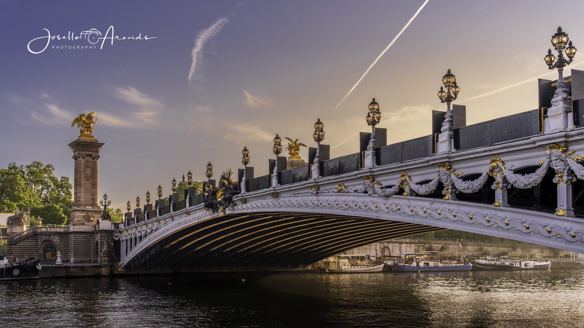 After Serge Ramelli’s Paris 2025 workshop, a dawn stroll along the Seine with fellow photographers led to new moments — and the Pont Alexandre III. Hope you enjoy it as much as I did.
#parisphotographer #travelphotography #parisphotography #joselloarends #Paris2025