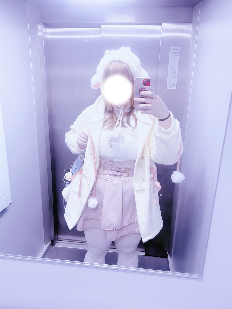 Flexing the cutest hat ever ଘ(੭ˊ꒳ˋ)੭✧