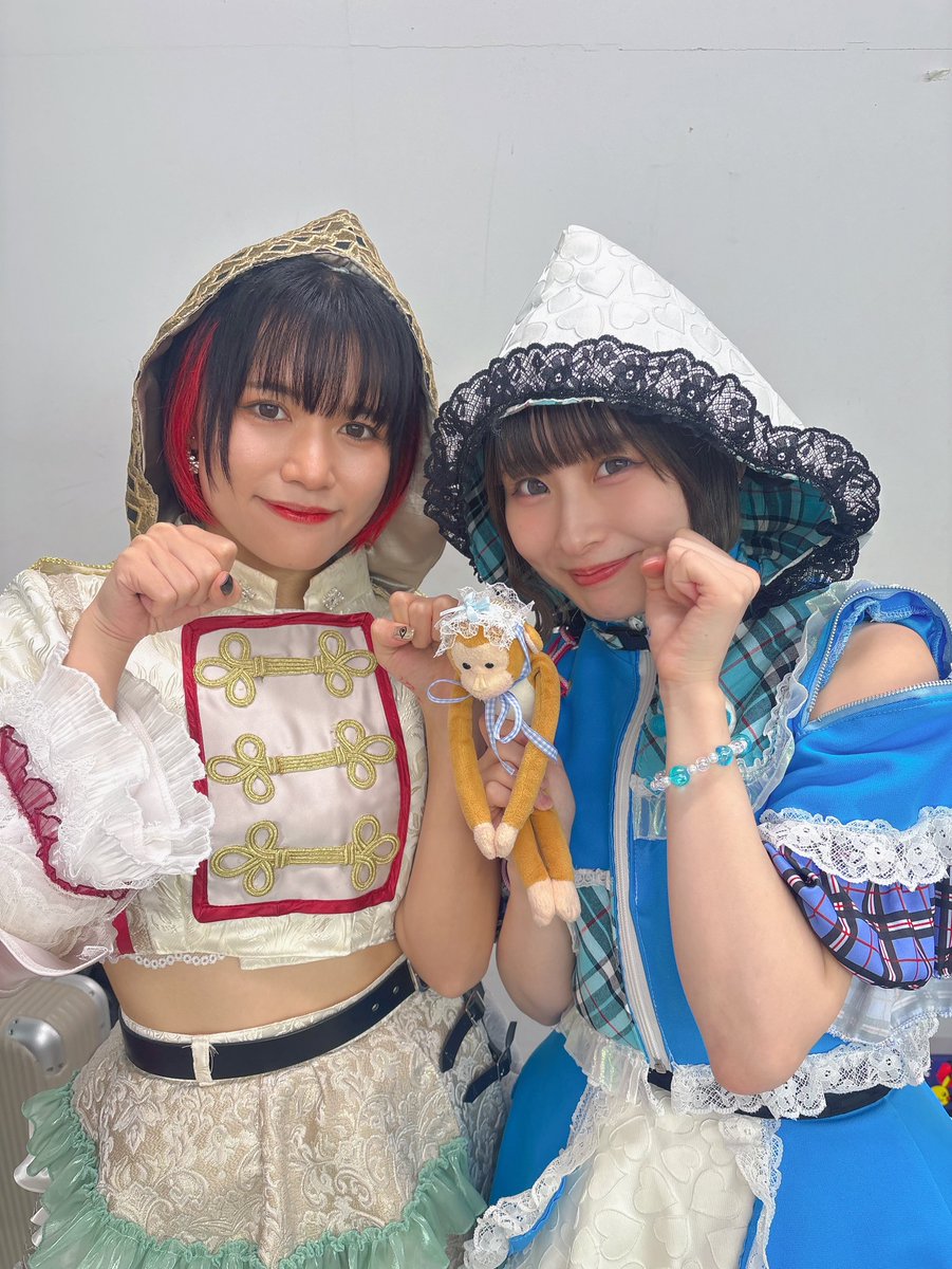 ﾐｭｷｬﾁｭﾝﾁｬﾝのﾅｺﾁｬﾝ‼️
2人とも衣装制作が天神さん作のフード付き衣装ということでおそろいしました😸同じ形✨
新曲の七輪気になりすぎるのでまたすぐご一緒できたらいいな🥩