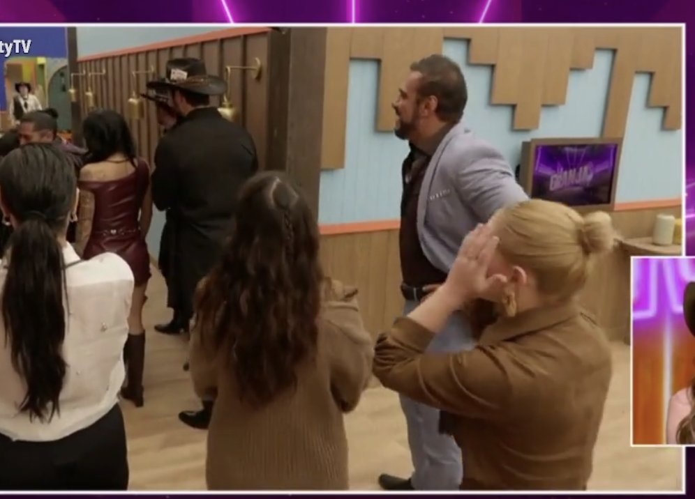 Sandra Itzel no soporta que Bea haya regresado a #LaGranjaVIP