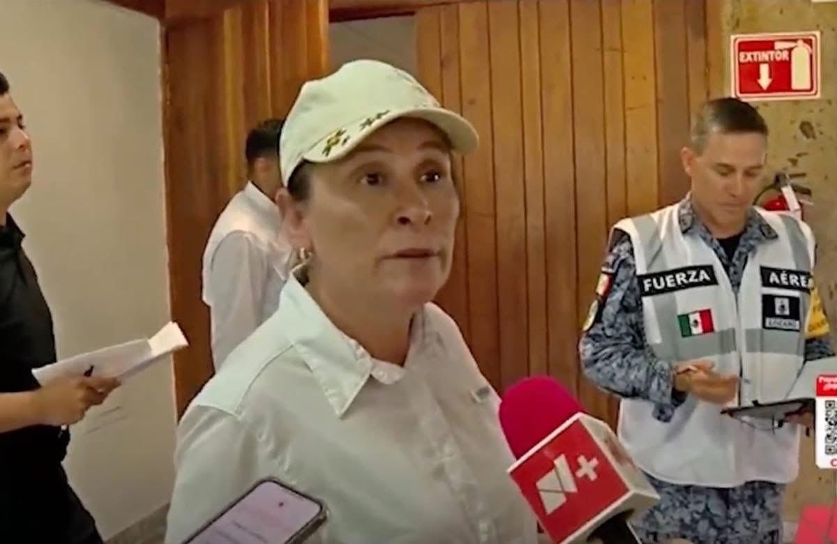 Se lanzó Nahle contra todos y contra Lupita. 
Circula en redes sociales 👇🏻

“¡Malditos!”, gritó la gobernadora 

Las puertas del Centro de Control de Mando se abrieron de golpe.

La gobernadora Rocío Nahle —que todos en el saben no es de Veracruz, sino de Río Grande, Zacatecas—