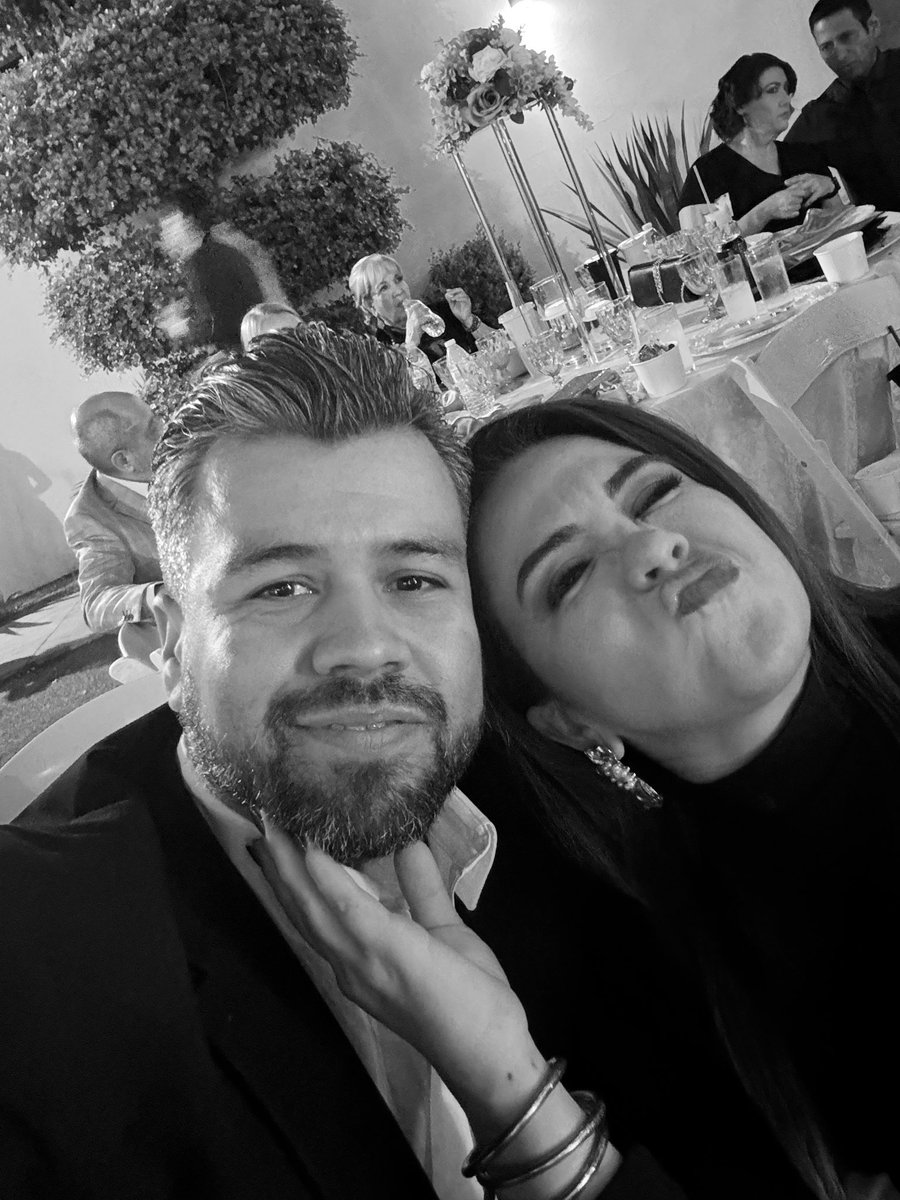 Marialeisaca's tweet photo. Te amo🩷
Mi brazo derecho, mi mejor amigo y mi mariachi..tantos años con miles de cosas, buenas malas,pero la balanza siempre dando un resultado positivo🫶🏻! 
Ahora de papas entre todo el caos siempre existen esos 10 minutos de ser esposos, gracias eternas mi triniti😍asisiempre🫶🏻 https://t.co/maIXoFWib7