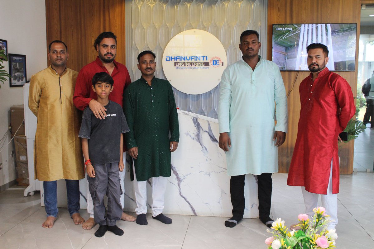 dhanvanti_eng's tweet photo. Wishing all our valued clients and business associates a prosperous and illuminating #Diwali.
May the new year bring us stronger partnerships, greater achievements, and the sustained growth we forge together.
Happy Deepavali from the team at #DhanvantiEngineering https://t.co/uenoH8R5qH