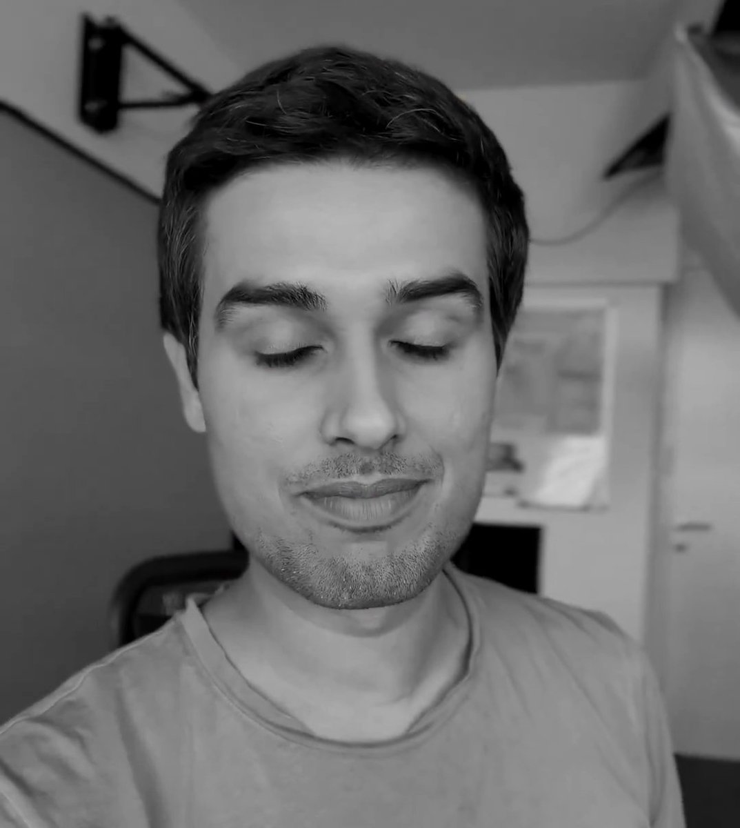 क्योंकि एक जर्मन शेफर्ड ने जर्मनी में बैठकर भौंका है कि दीवाली पर पटाखे नहीं फोड़ने चाहिए — इससे प्रदूषण होता है और पैसे की बर्बादी भी। 
तो बताओ भक्तों, अब हमें क्या करना है? 😏
<a href="/ajeetbharti/">Ajeet Bharti</a> <a href="/dhruv_rathee/">Dhruv Rathee</a>