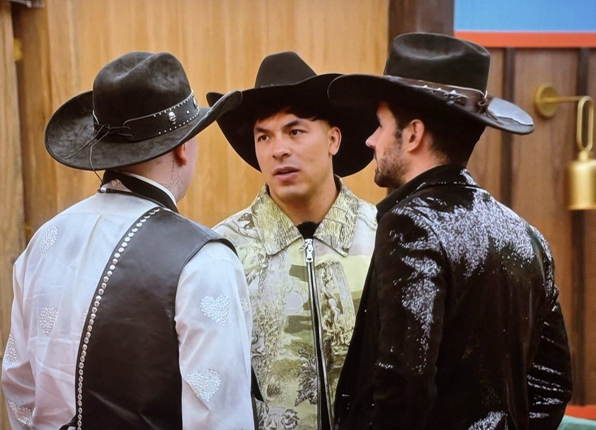 Ellos juraban que eran los más poderosísimos jajajaja

Amo los finales felices! 
#LaGranjaVIP