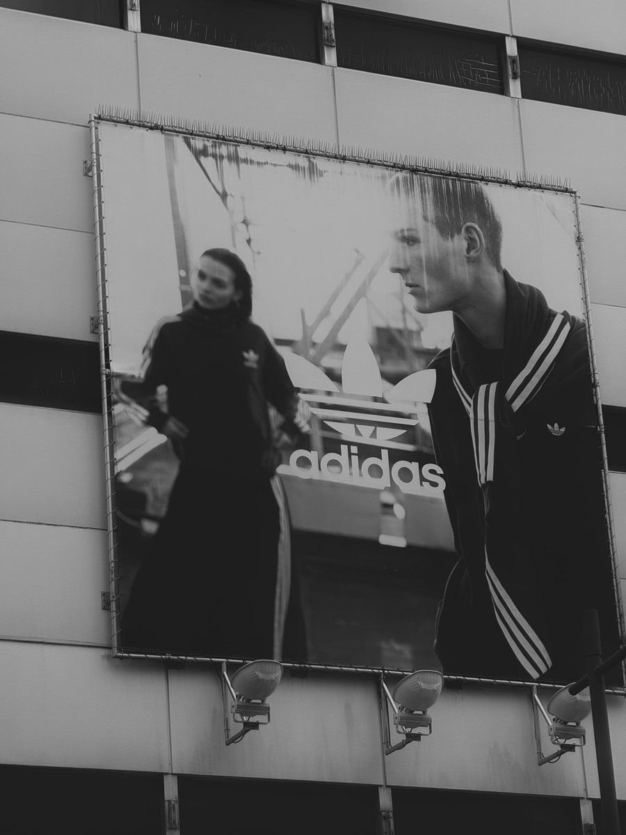 Emma (@sqnq_si3_7et) on Twitter photo 