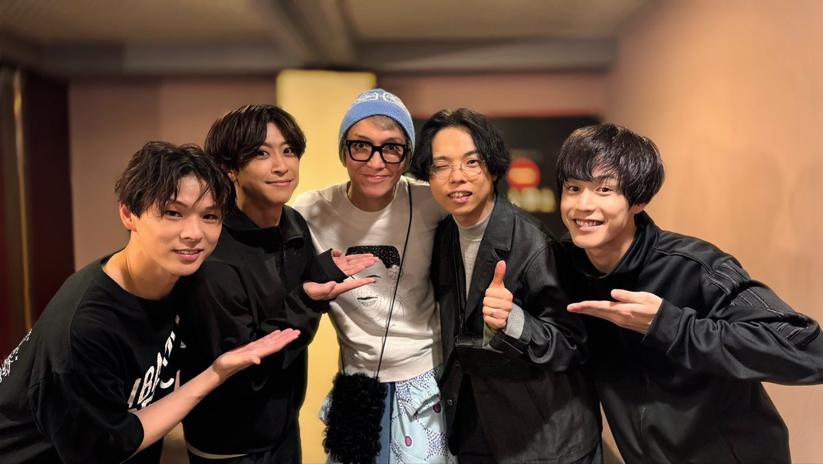 三人芝居「クリエイターズハイ!!!」
昨日無事に東京千穐楽。
東京公演ご来場誠にありがとうございました!!!
帰ってぐっすりスリーピングハイでしたので、遅くなってごめんね。

昨日は史也さん、舘様も来てくださいました。大感謝。

大阪公演も三人芝居楽しんできます!!!
王将行きたいなぁ🥟