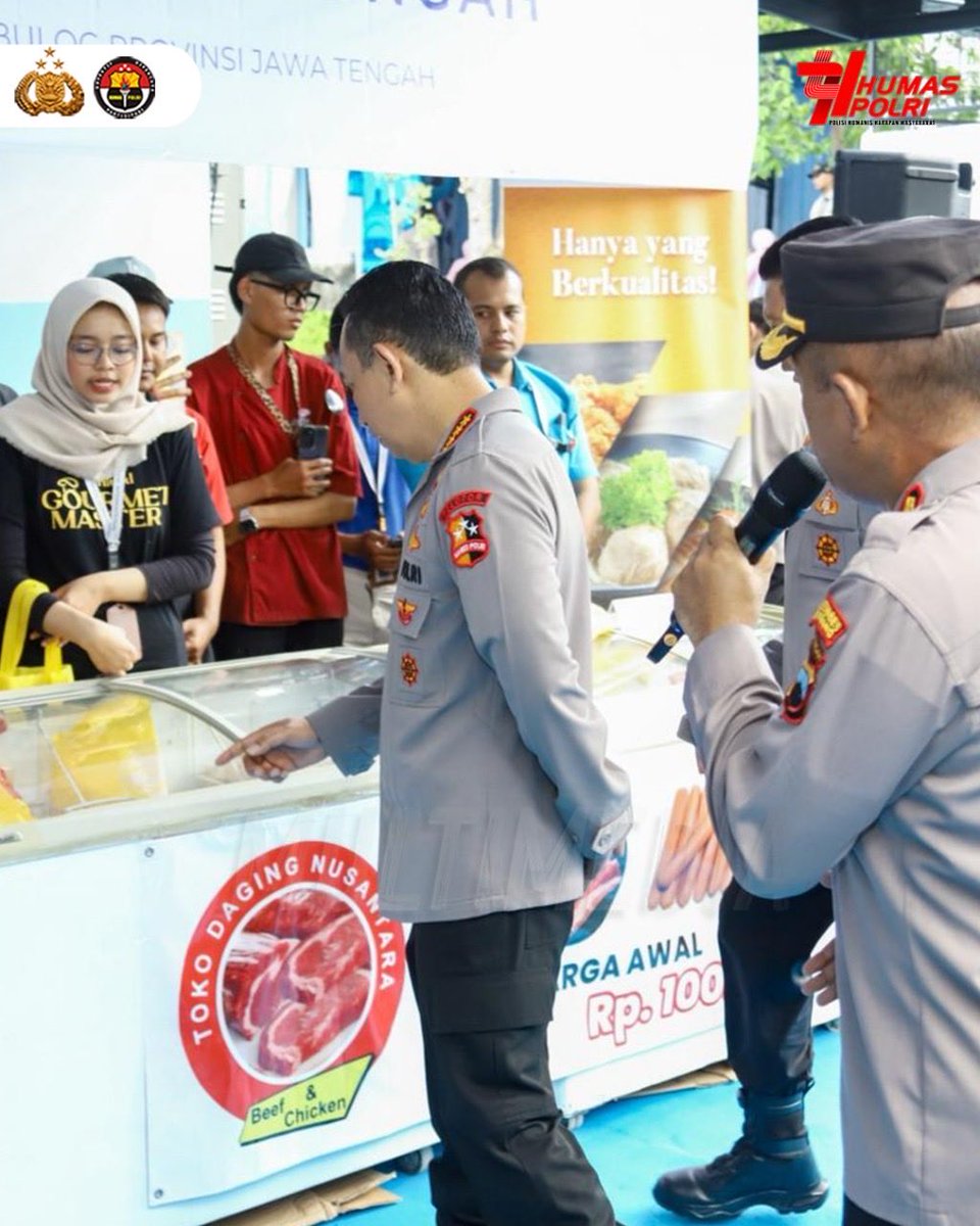 Kapolri Jenderal Polisi Drs. Listyo Sigit Prabowo, M.Si., membuka Gerakan Pangan Murah (GPM) di Aspol Gedawang, Banyumanik, Semarang, Jumat (17/10) sebagai wujud kepedulian Polri kepada masyarakat. #DukunganTransformasiNasional