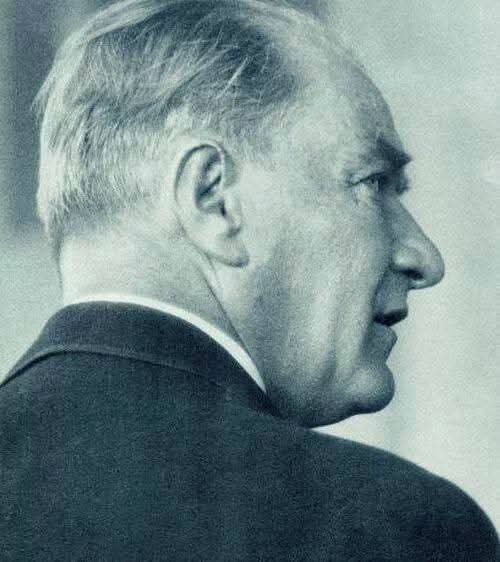 aayteen's tweet photo. #başbuğumuzatatürk #tekliderim https://t.co/xwwqyuXxE3