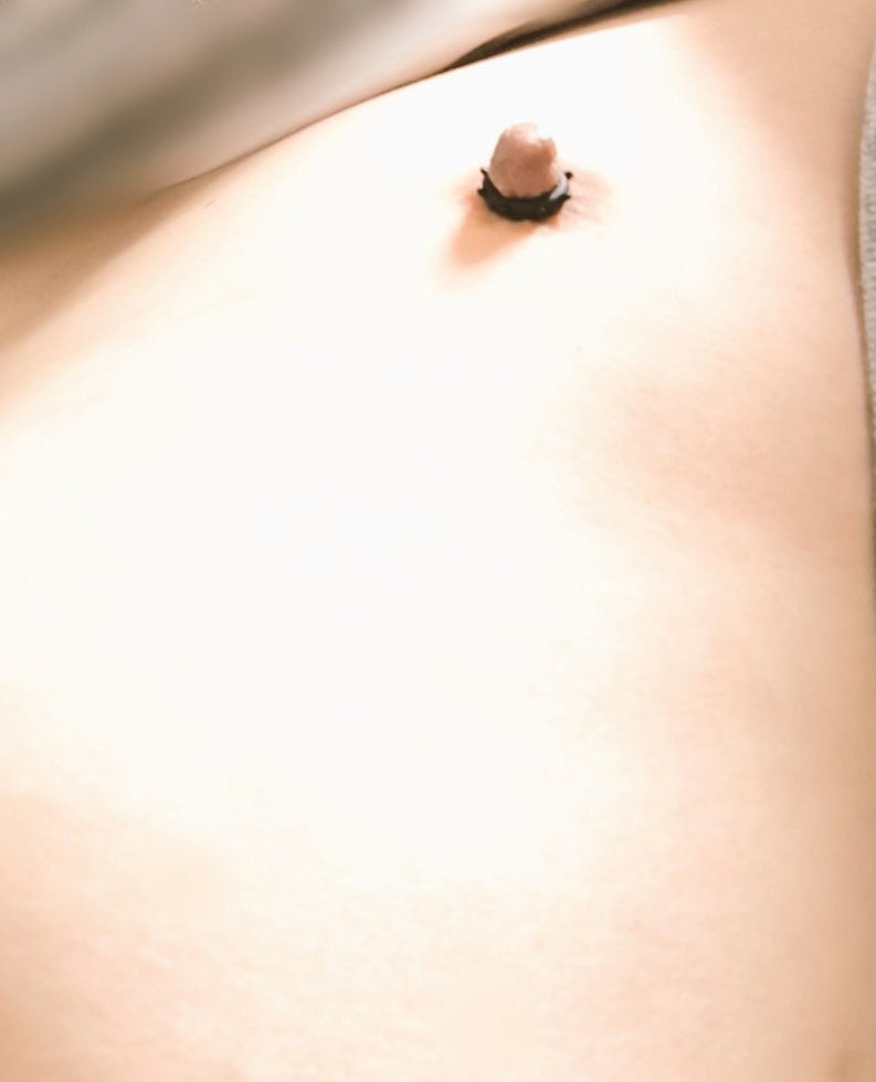 おは乳首！
今月ずっと体調悪かったけどやっと回復してきました🥺

ので弄っちゃお♡
プラグ挿れてメス穴締め付けながら乳首弄るの最高…💕