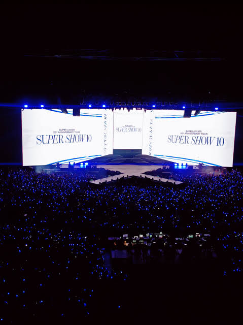 EimyChoi's tweet photo. Super Show 5 y Super Show 7 en la Arena CDMX por Dilemma
Super Show 9 en la Arena por Music Vibe
Super Show 10 en Palacio de los deportes por Ocesa
Los chicos piden cosas, pero por lo que dijo el líder...el escenario les quedó pequeño a la "mejor" promotora del país https://t.co/yInsKGjaYt