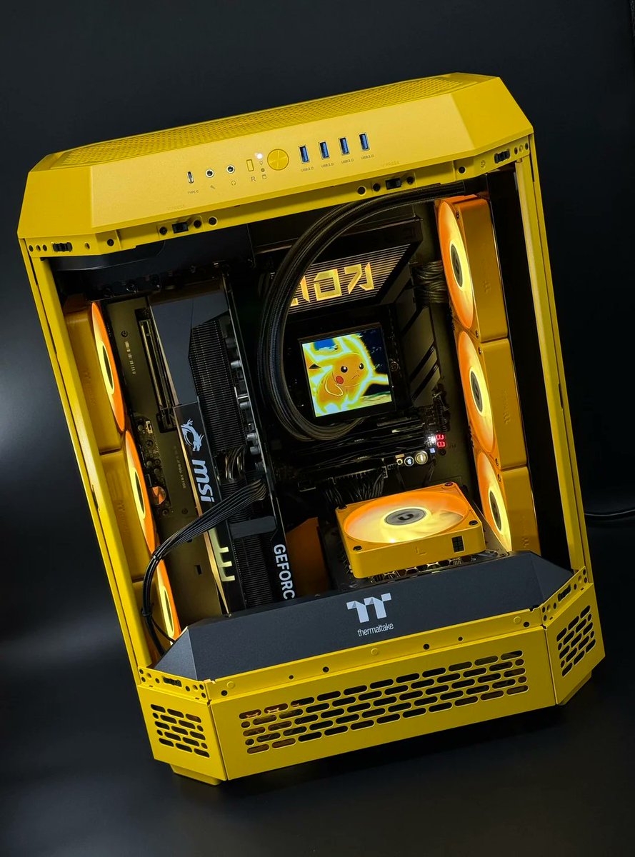 ThermaltakeInc's tweet photo. The Tower 600 Bumblebee build by @WizOfozzzz 🐝⭐

Featuring a vibrant yellow chassis and panoramic glass panels that showcase every detail with clarity and style.

#Thermaltake #TheTower600 #Bumblebee #PCBuild #CustomPC #ModdingCommunity #RGBSetup #PCGaming #CTEXFans https://t.co/tDUWhzjqMT