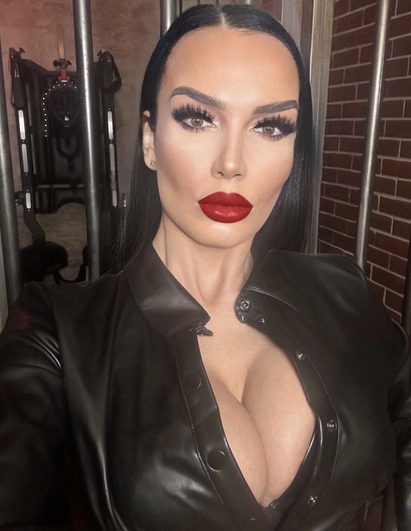 Die Freiheit der Person ist ein Grundrecht. Bei <a href="/goddesskara_666/">𝓖𝓸𝓭𝓭𝓮𝓼𝓼 𝓚𝓪𝓻𝓪</a> nicht! 😏⛓️