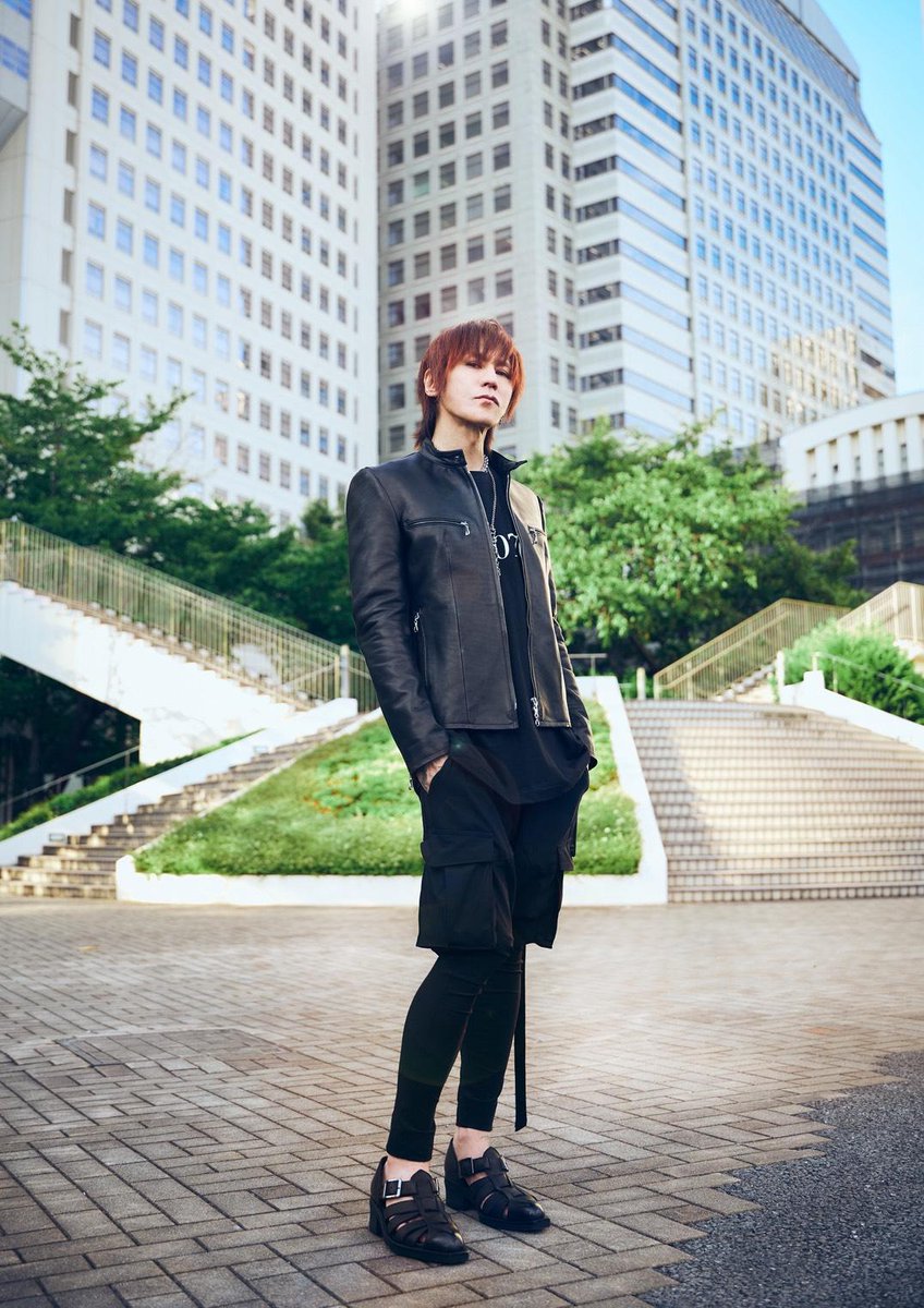 ◤◢◤THE   ONENESS◢◤◢   #THE_ONENESS 2025 WINTER - 2026 SPRING COLLECTIONの特別先行予約締め切り間近！   10/27（月）までにお申し込みください。
   ご予約のお客様にはポイントを通常より10倍にて付与させていただきます。#SUGIZO さんご着用アイテムも要チェック！idheart.net/view/category/…