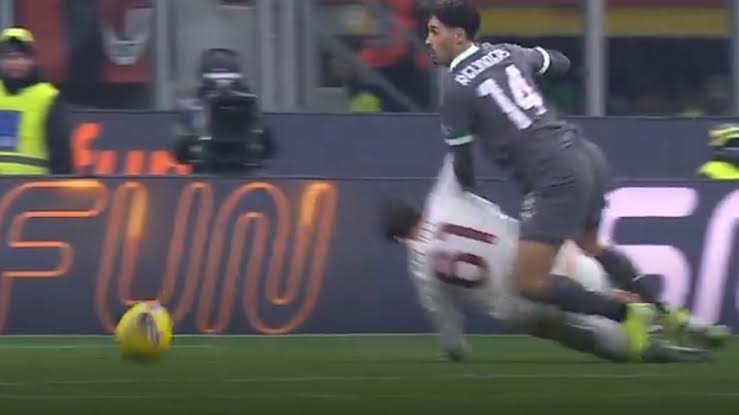 In un campionato normale sarebbe:

Rigore.