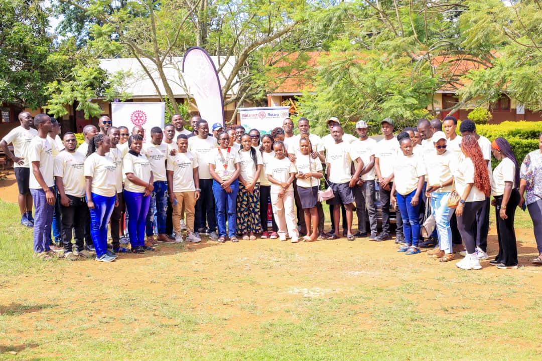 RotaractSsese's tweet image. Last weekend, our Club was honored to host DRR @MsLebykm together with six other clubs that make Greater masaka &amp;amp; many other presidents from Kla. Our clubs donated tables &amp;amp; chairs to the nursery section of Kinyamira Primary Sch under the #UpLift campaign #TogetherOneActAtATime