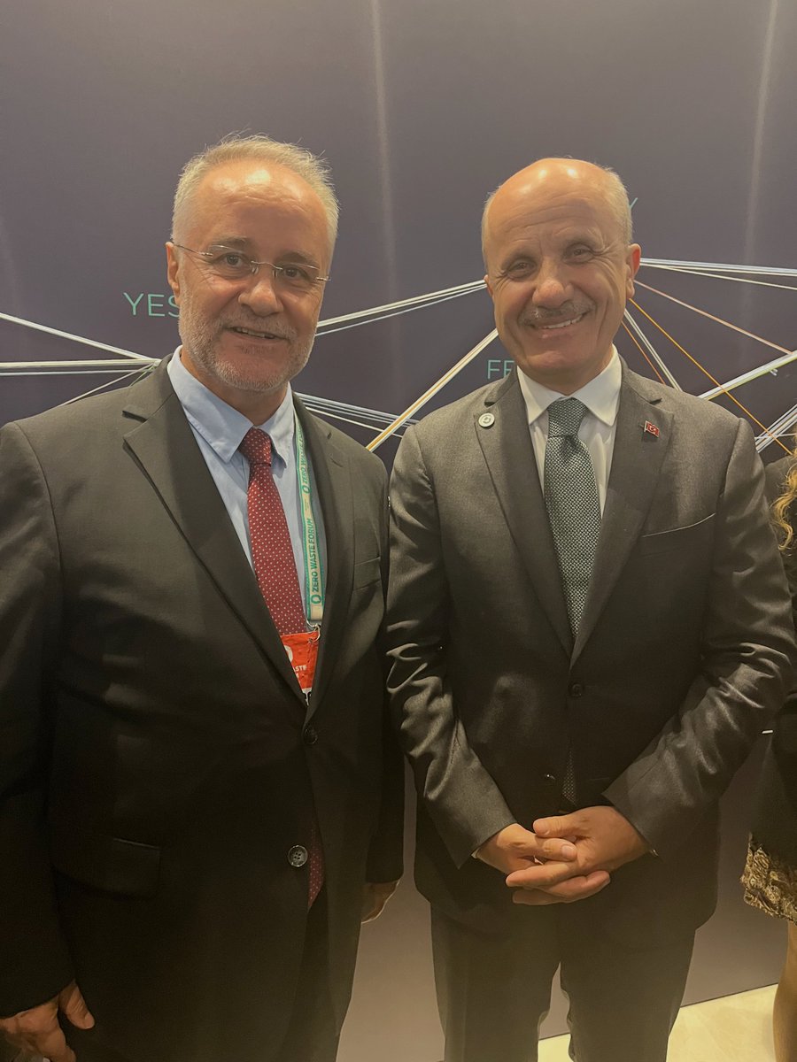 aykutguldijital's tweet photo. 📌YÖK Başkanımız Prof. Dr. Erol Özvar hocamın, Sıfır Atık Forumunda, "Akademi ve Sıfır Atık: Atıksız Geleceğin Bilimsel Yaklaşımı" başlıklı konuşması büyük ilgi gördü. 
@EmineErdogan @ibrahimyumakli @erolozvar https://t.co/UxAntlsTQv
